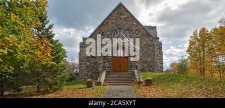 View of church, Knowlton, Eastern Townships, Estrie, Quebec Provence, Canada Stock Photo