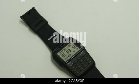 Databank Casio orologio calcolatrice CA-53W-1Z 80's icona Foto stock - Alamy