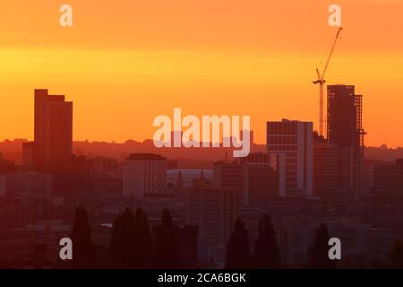 Sunrise over Leeds City Centre. The tall building to the right is Altus House and is now the tallest building in Yorkshire Stock Photo