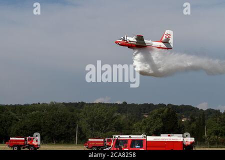 Marseille, France. 2nd June, 2013. Firefighting aircraft, Tracker S-2FT, during training. Credit: Denis Thaust/SOPA Images/ZUMA Wire/Alamy Live News Stock Photo