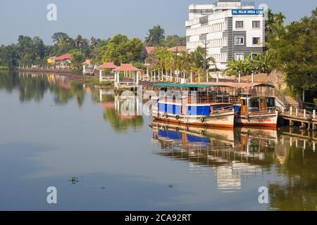 Kuttanad ferry terminal, Backwaters, Alappuzha (Alleppey), Kerala, India, Asia Stock Photo