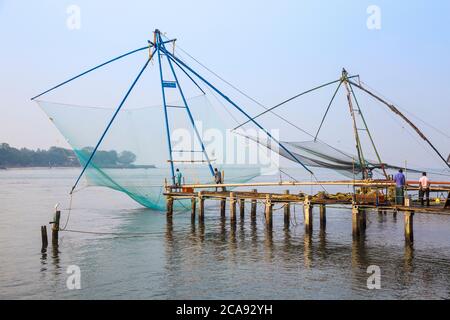 Chinese fishing nets, Vipin Island, Cochin (Kochi), Kerala, India, Asia Stock Photo