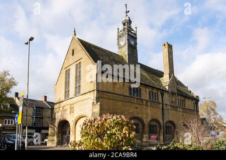 Redesdale Hall in market town. High Street, Moreton-in-Marsh, Gloucestershire, Cotswolds, England, UK, Britain Stock Photo