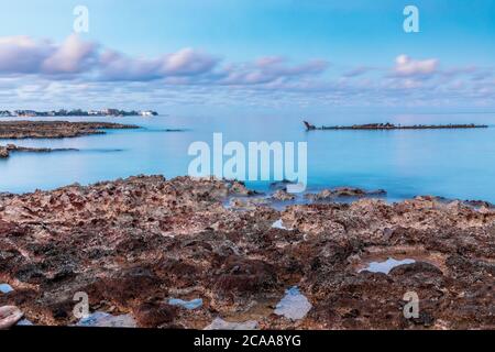 Coastline Georgetown Grand Cayman and shipwreck Gemma Stock Photo