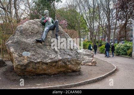 Oscar Wilde statue in Merrion Square in Dublin Ireland Stock Photo