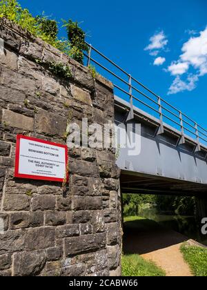 Pickletimber Railway Bridge No 65, Kennet and Avon Canal, Newbury, Berkshire, England, UK, GB. Stock Photo