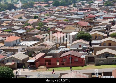 22.10.2018, Johannesburg, Gauteng, South Africa - Overview of houses in the Soweto township. 00U181022D002CAROEX.JPG [MODEL RELEASE: NO, PROPERTY RELE Stock Photo