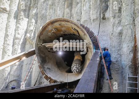 06.06.2020, Essen, North Rhine-Westphalia, Germany - Construction of a new sewer on the Berne, entrance of the tunnel boring machine into the target s Stock Photo