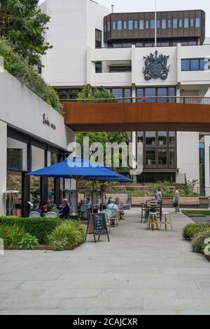 People dining al fresco at the Barbie GREEN Aussie cafe/restaurant at London Wall, Barbican, London,England, UK Stock Photo