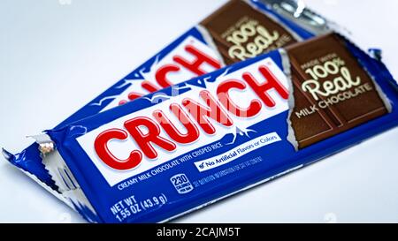 Nestle Crunch Milk Chocolate Bar Stock Photo - Alamy