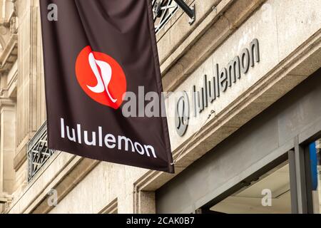 Lululemon Regent Street Stock Photo - Alamy