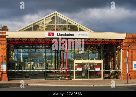 Llandudno Railway Station in Llandudno, Conwy, North Wales UK. The building dates from 1892. Operated by Transport for Wales. Stock Photo