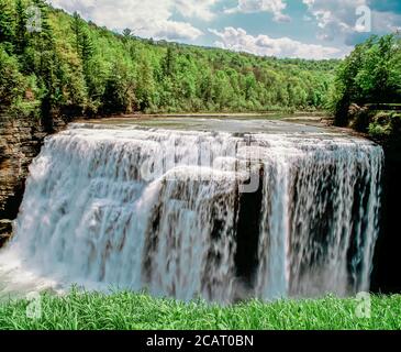 Middle Falls of the Genesee River in Letchworth State Park in New York State in the United States Stock Photo