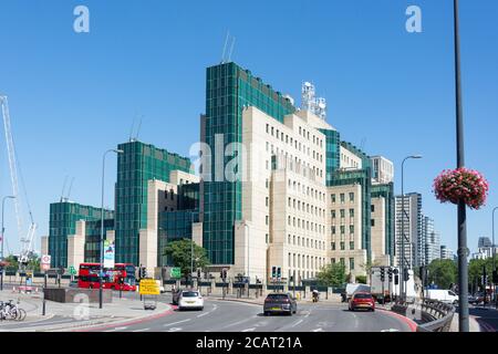 Secret Intelligence Service (MI6) Headquarters building, Vauxhall Cross, Vauxhall, London Borough of Lambeth, Greater London, England, United Kingdom Stock Photo