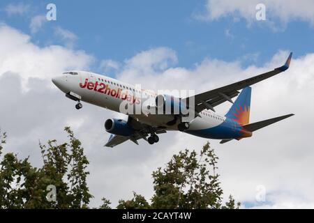 A general view of Jet2 Holidays Boeing 737-8K5 G-GDFU on its final approach into at East Midlands Airport. Sunday 26 July 2020. (Credit: Jon Hobley | MI News) Stock Photo
