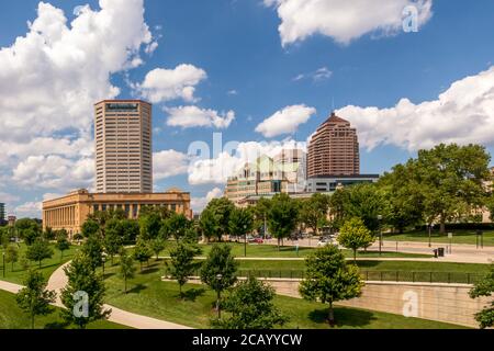 Cityscape of Columbus, Ohio, above the Scioto River from Battelle Riverfront Park Stock Photo