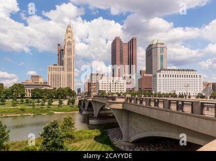 Cityscape of Columbus, Ohio, above the Scioto River from Battelle Riverfront Park Stock Photo