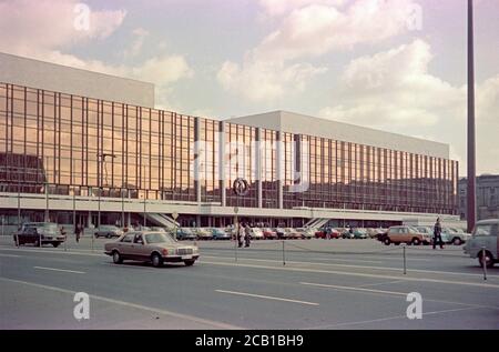 Palace of the Republic, historical photo, October 1980, East Berlin, GDR Stock Photo