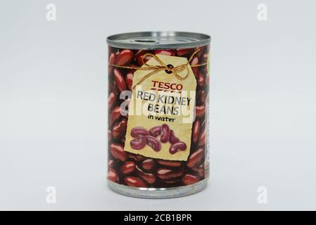 Irvine, Scotland, UK - August 08, 2020: Tin of Tesco Branded red kidney beans in recyclable tin can and lid. Stock Photo