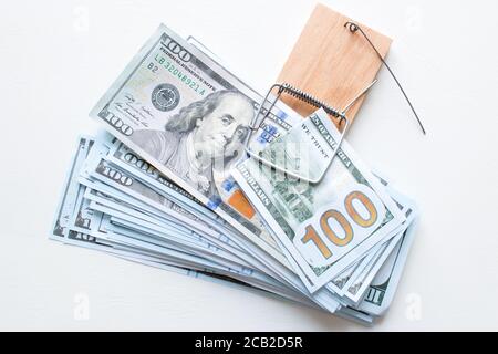 a bribe in a mouse trap. fight against corruption