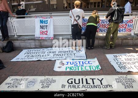 High Wycombe, UK. 10th August, 2020. Banners brought by environmental activists from anti-HS2 direct action group HS2 Rebellion to High Wycombe Magistrates’ Court to show support to seven activists, five of whom teenage, facing proceedings under the Trade Union and Labour Relations Act. Credit: Mark Kerrison/Alamy Live News Stock Photo