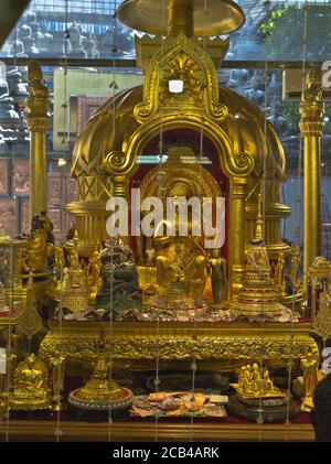 dh Gangaramaya Buddhist Temple COLOMBO CITY SRI LANKA Temples museum interior sacred Buddha relics shrine golden statue Stock Photo