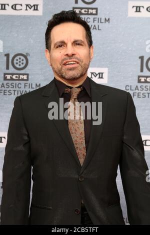 LOS ANGELES - APR 11:  Mario Cantone at the 2019 TCM Classic Film Festival Gala - 'When Harry Met Sally' at the TCL Chinese Theater IMAX on April 11, 2019 in Los Angeles, CA Stock Photo