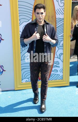 LOS ANGELES - AUG 11:  Manny MUA at the Teen Choice Awards 2019 at Hermosa Beach on August 11, 2019 in Hermosa Beach, CA Stock Photo