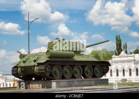 KHARKIV, UKRAINE - JULY 8, 2014: T-34 - Soviet medium tank of the Great Patriotic War, issued since 1940,  established as a monument in Kharkiv Stock Photo