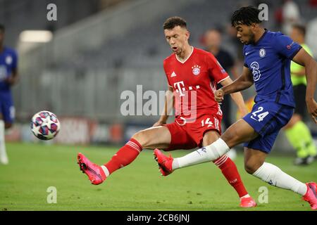 Munich, Germany, 8th August 2020,  Ivan PERISIC, FCB 14    compete for the ball, tackling, duel, header, zweikampf, action, fight against Reece JAMES, Chelsea 24  in the Champions League match  FC BAYERN MUENCHEN - FC CHELSEA 4-1 in der 1.Bundesliga, Saison 2019/2020,   © Peter Schatz / Alamy Stock Photos / Stefan Matzke/Sampics/Pool  Important: NO SECONDARY (RE-) SALE WITHIN 48h AFTER KICK-OFF National and international News-Agencies OUT Editorial Use ONLY Stock Photo