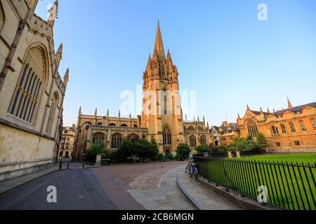 University Church of St Mary the Virgin in Oxford at sunrise with no people around, early in the morning on a clear day with blue sky. Oxford, England Stock Photo