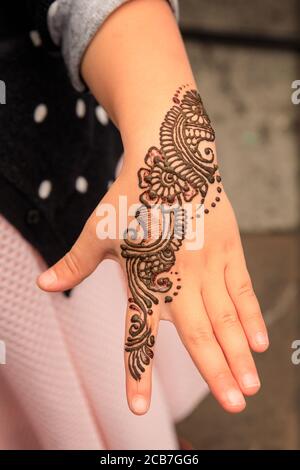 Henna Body Art - Enchanted Memories