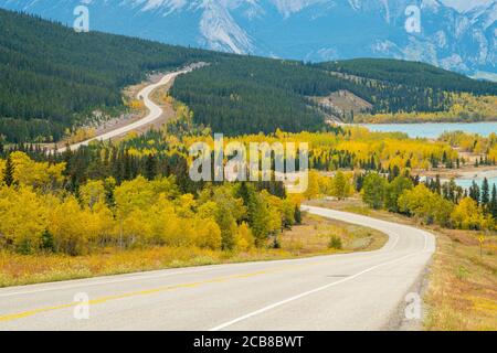 Abraham Lake, Kootenay Plains ecological preserve, Alberta, Canada ...