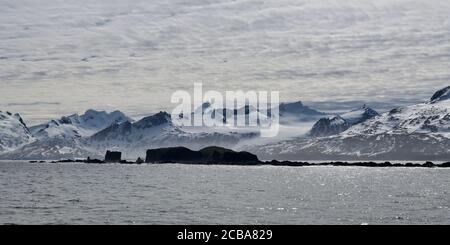 King Haakon Bay, snow covered mountains and glaciers, South Georgia, South Georgia and the Sandwich Islands, Antarctica Stock Photo