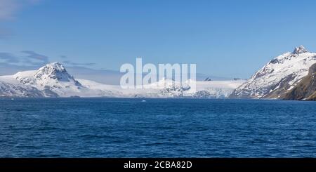 King Haakon Bay, snow covered mountains and glaciers, South Georgia, South Georgia and the Sandwich Islands, Antarctica Stock Photo