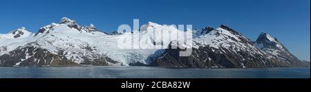 King Haakon Bay, snow covered mountains and glaciers, South Georgia, South Georgia and the Sandwich Islands, Antarctica Stock Photo