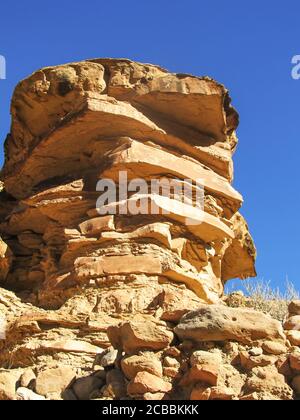 A Rock outcrop in the Bookcliffs, Utah, USA, with layers of the free most common clastic sedimentary rocks, Sandstone, Siltstone and Mudstone Stock Photo