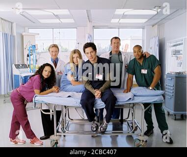 LIBRARY. USA. Ken Jenkins, John C. McGinley , Judy Reyes, Sarah Chalke ,  Zach Braff and Donald Faison in the ©ABC series: Scrubs - season 1  (2001-2010) . Plot: In the unreal