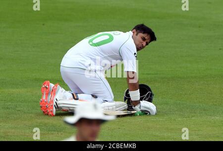 Pakistan's Abid Ali reacts after being hit by a ball as he bats during day one of the Second Test match at the Ageas Bowl, Southampton. Stock Photo