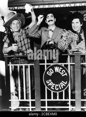 THE MARX BROTHERS HARPO GROUCHO and CHICO Publicity Portrait for GO WEST 1940 director EDWARD BUZZELL Metro Goldwyn Mayer Stock Photo