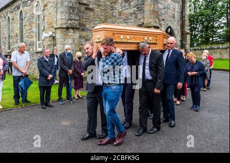 Goleen, West Cork, Ireland. 13th Aug, 2020. Ex Fine Gael TD Paddy Sheehan's  funeral took place at Church of our Lady, Star of the Sea and St. Patrick's in Goleen, West Cork today.   Paddy Sheehan is carried to his final resting place. Credit: AG News/Alamy Live News Stock Photo