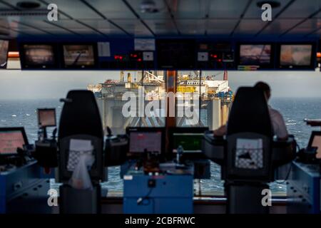 NORTH SEA UK SECTOR - 2015 MAY 11. Inside bridge of Siem Amethyst Offshore vessel. Offshore anchor handling operation with the semi-submersible drilli Stock Photo