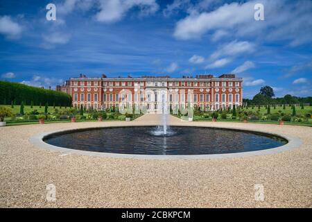 England, Richmond upon Thames. Hampton Court Palace seen from King William 3rd’s restored Privy or Private Garden. Stock Photo