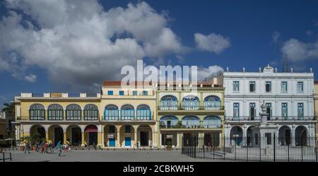 Colonial architecture in Plaza Vieja, Havana, Cuba Stock Photo