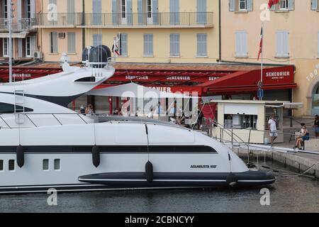 Senequier  Y A B vernissage - summer life - Saint Tropez, France - August 12, 2020 - Covid-19, coronavirus - Credit Ilona Barna BIPHOTONEWS Stock Photo