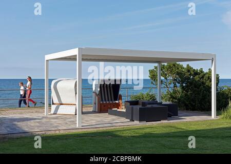 Pavilion with two beach chairs and view of the Baltic Sea, Strandhotel Meergut, Kuehlungsborn-West, Mecklenburg-Western Pomerania, Germany Stock Photo