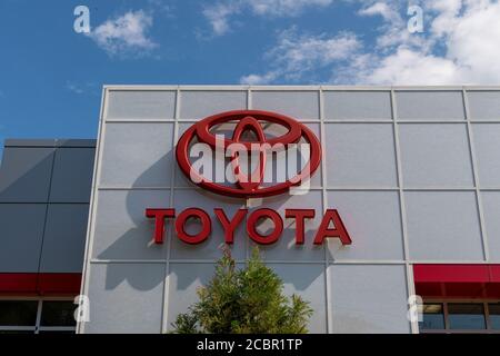 July 4, 2020, New York, United States: Toyota company logo seen on one of their car dealerships showrooms. (Credit Image: © John Nacion/SOPA Images via ZUMA Wire) Stock Photo