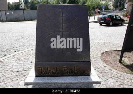 der neue Standort des Jakob Böhme Denkmals an der Altstadtbrücke in Zgorzelec am 15.8.2020 Stock Photo