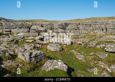 Limestone formations above Malham Cove near Malham in the Yorkshire Dales National Park Stock Photo