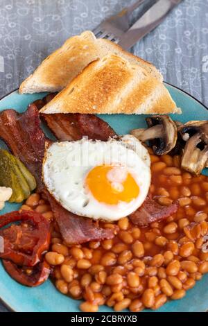 full englisch breakfast on a plate Stock Photo